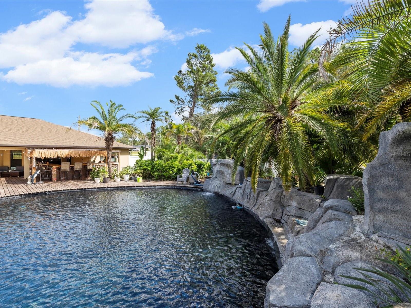 Listing photo id 49 for 9027 Mavis Road