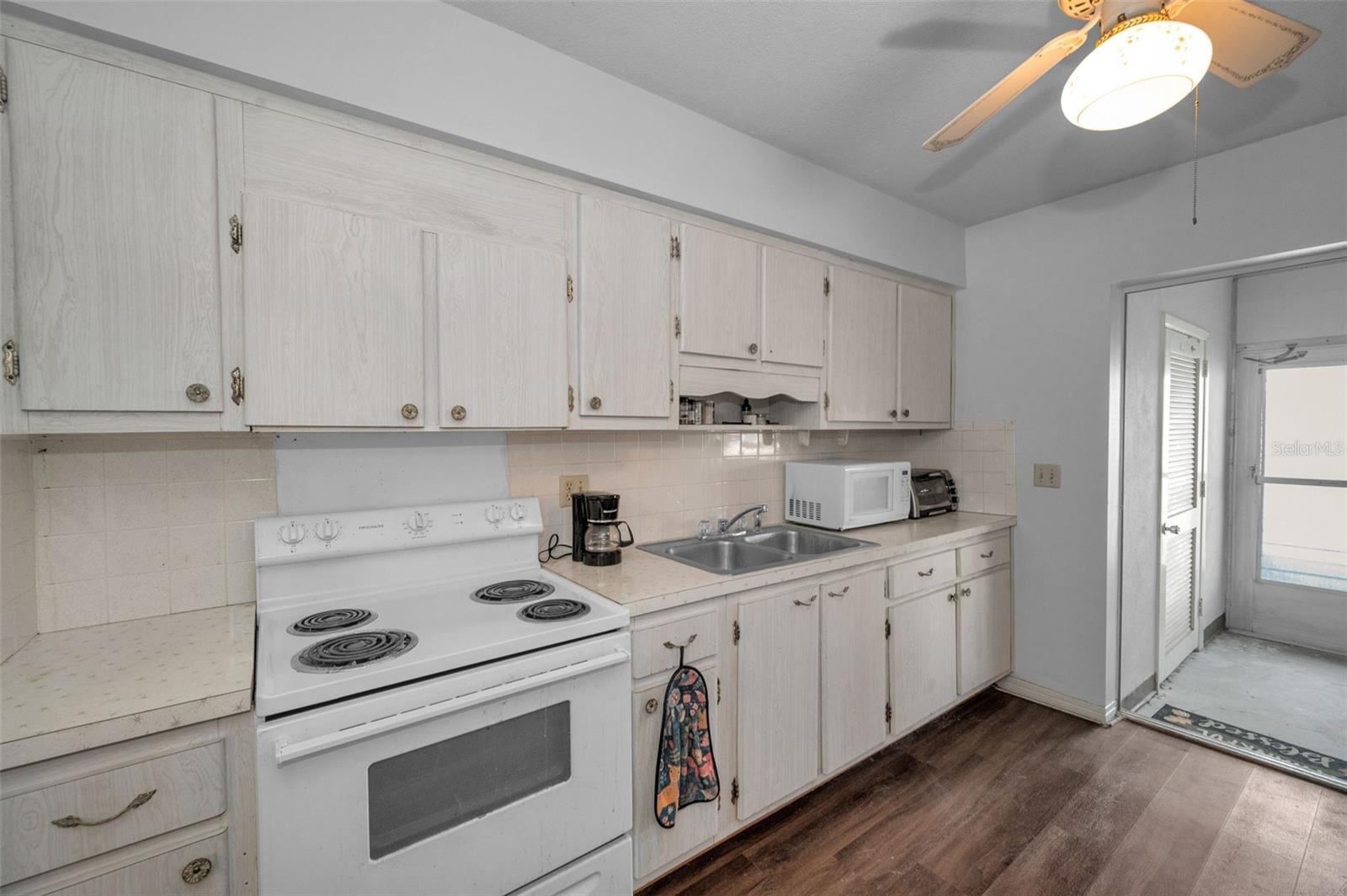 Image 16 of 47 For 5155 9th Avenue N 104