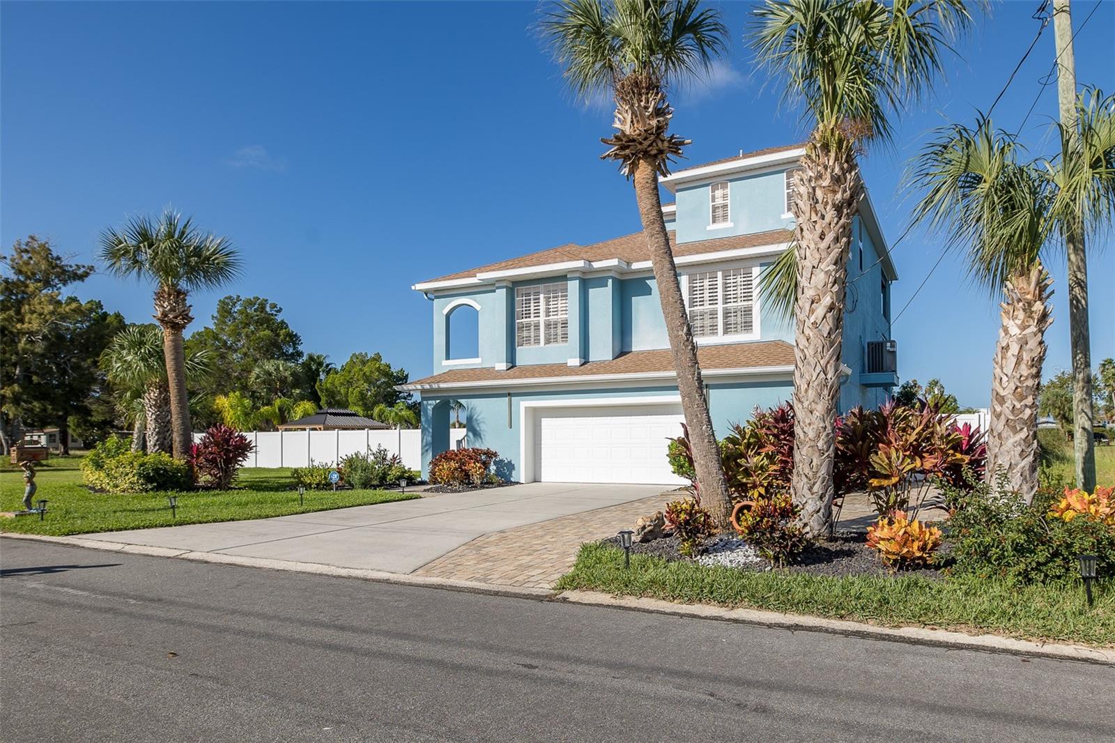 Image 85 of 98 For 3271 Hibiscus Drive