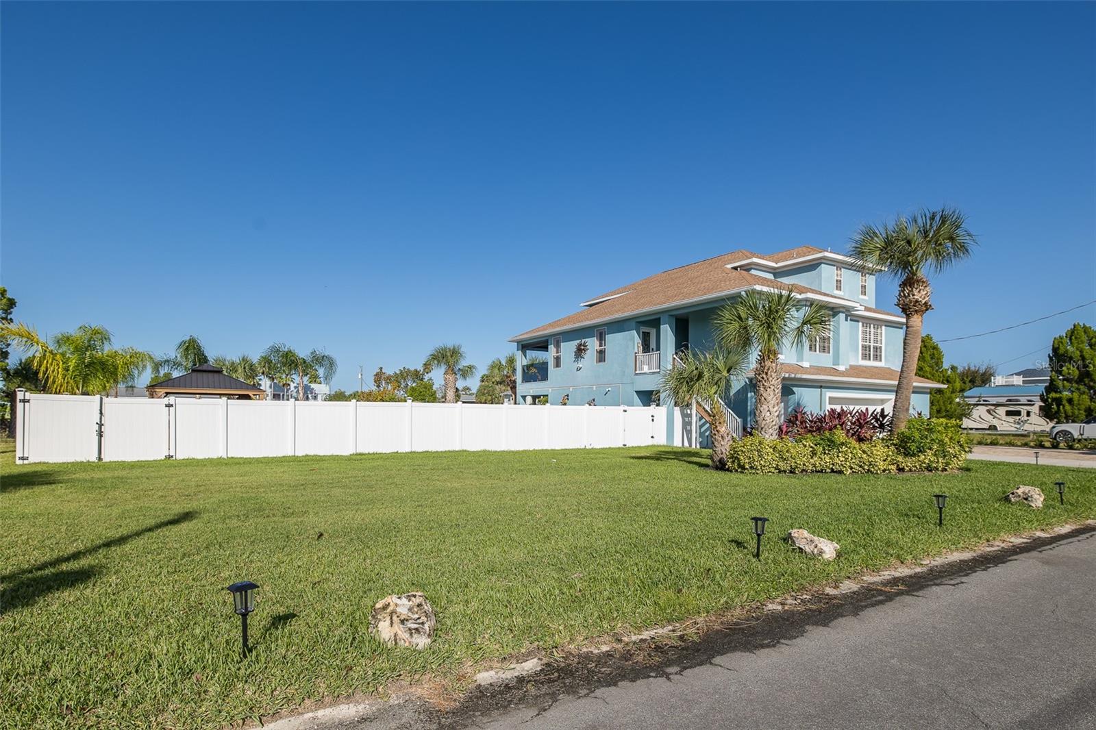 Image 87 of 98 For 3271 Hibiscus Drive
