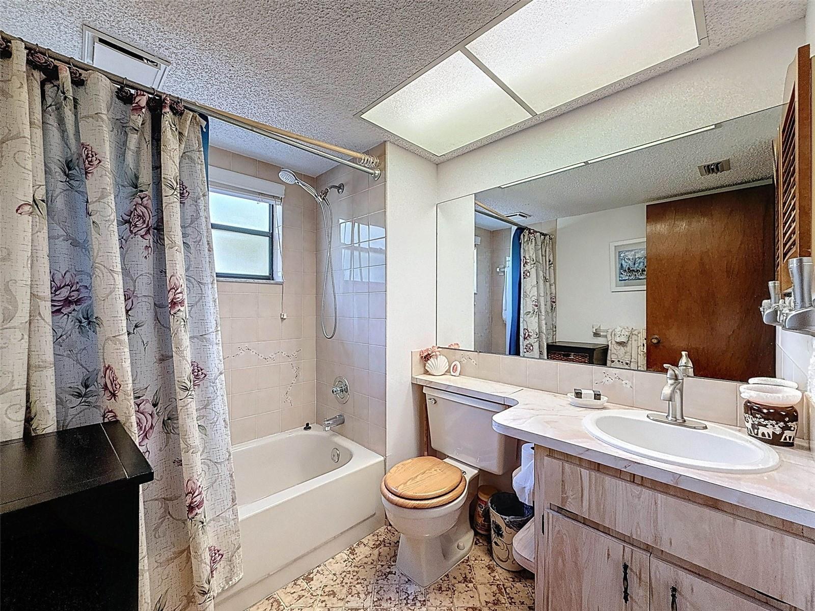 Image 33 of 63 For 8950 Hernando Way