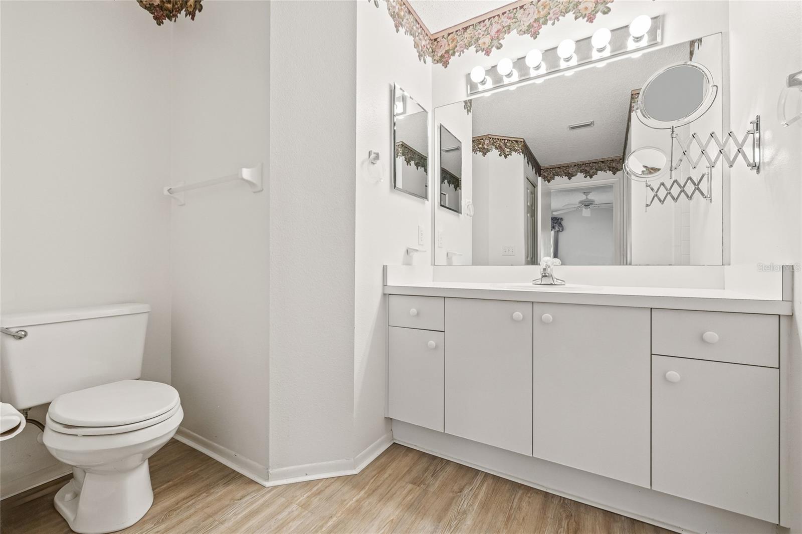 Image 11 of 49 For 7343 Willow Brook Drive