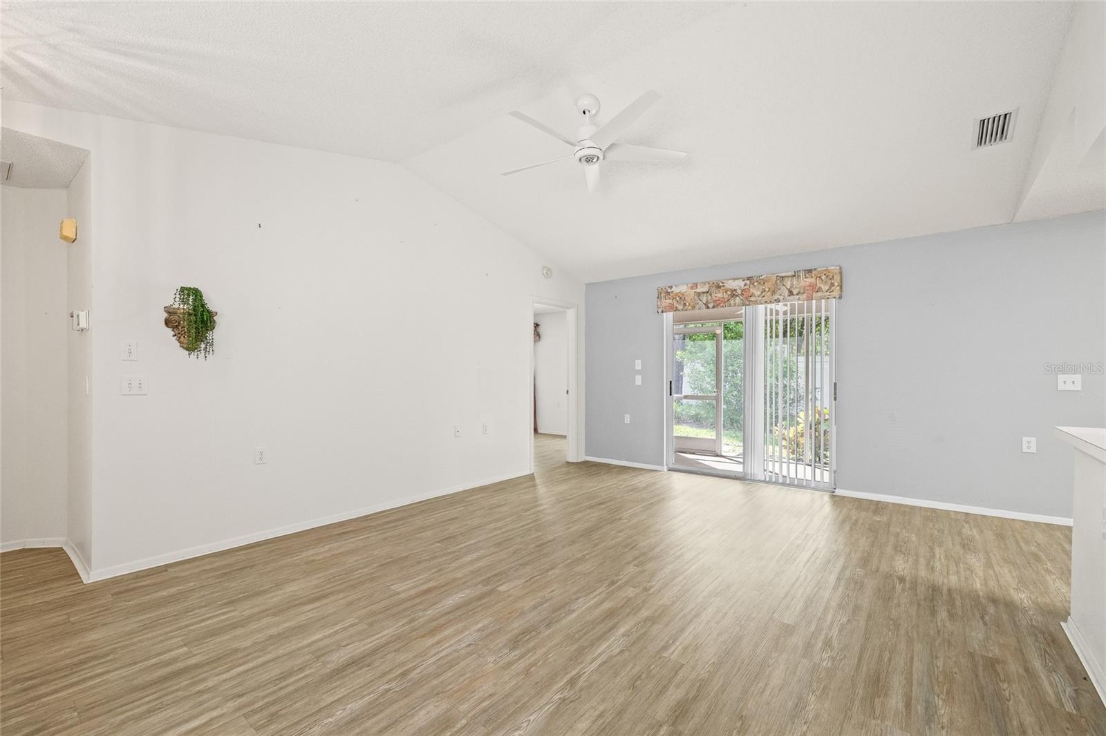 Image 15 of 49 For 7343 Willow Brook Drive