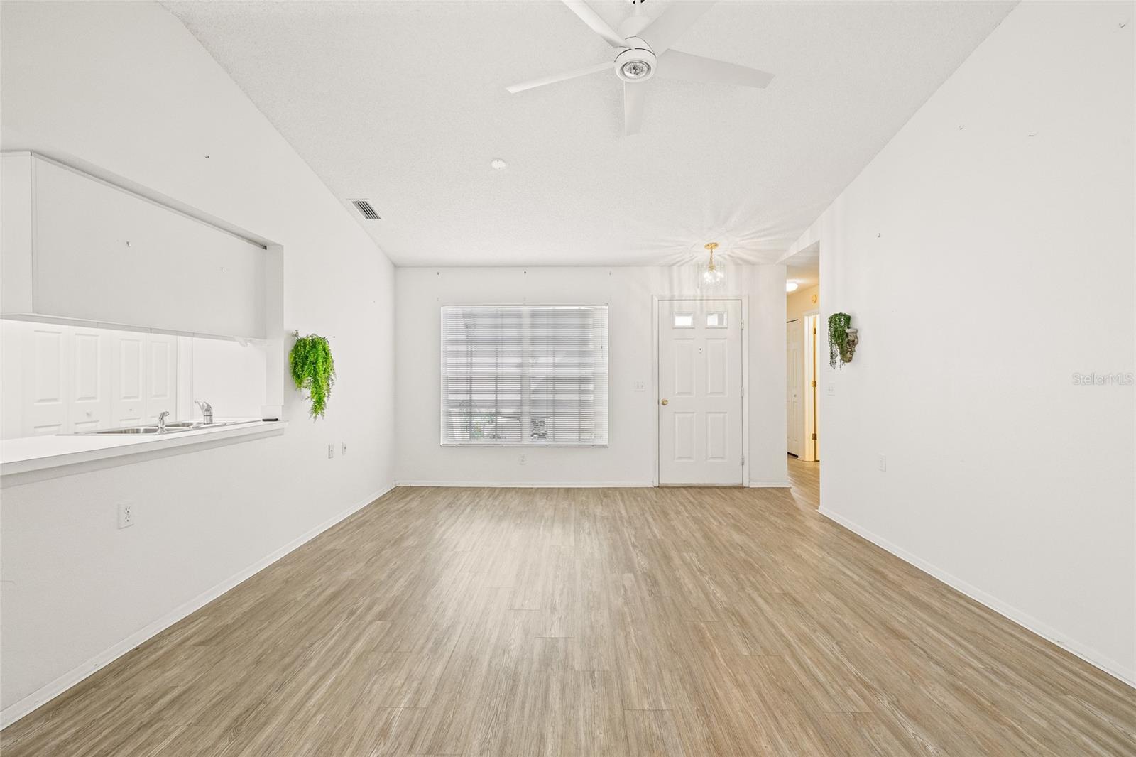 Image 16 of 49 For 7343 Willow Brook Drive