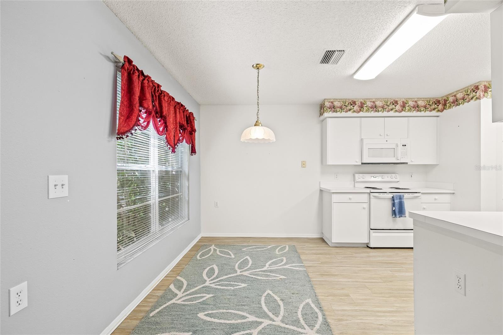 Image 17 of 49 For 7343 Willow Brook Drive