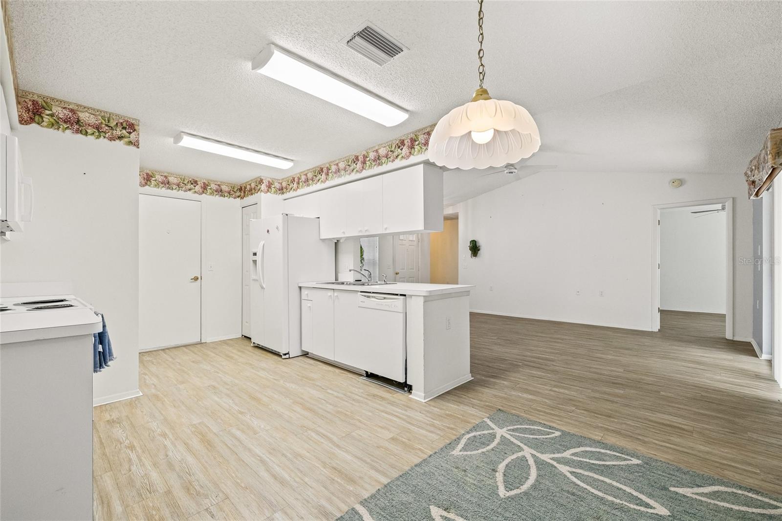 Image 18 of 49 For 7343 Willow Brook Drive