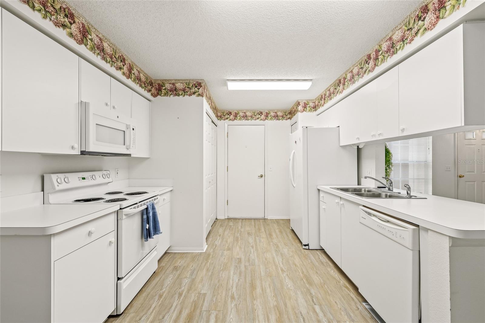 Image 19 of 49 For 7343 Willow Brook Drive