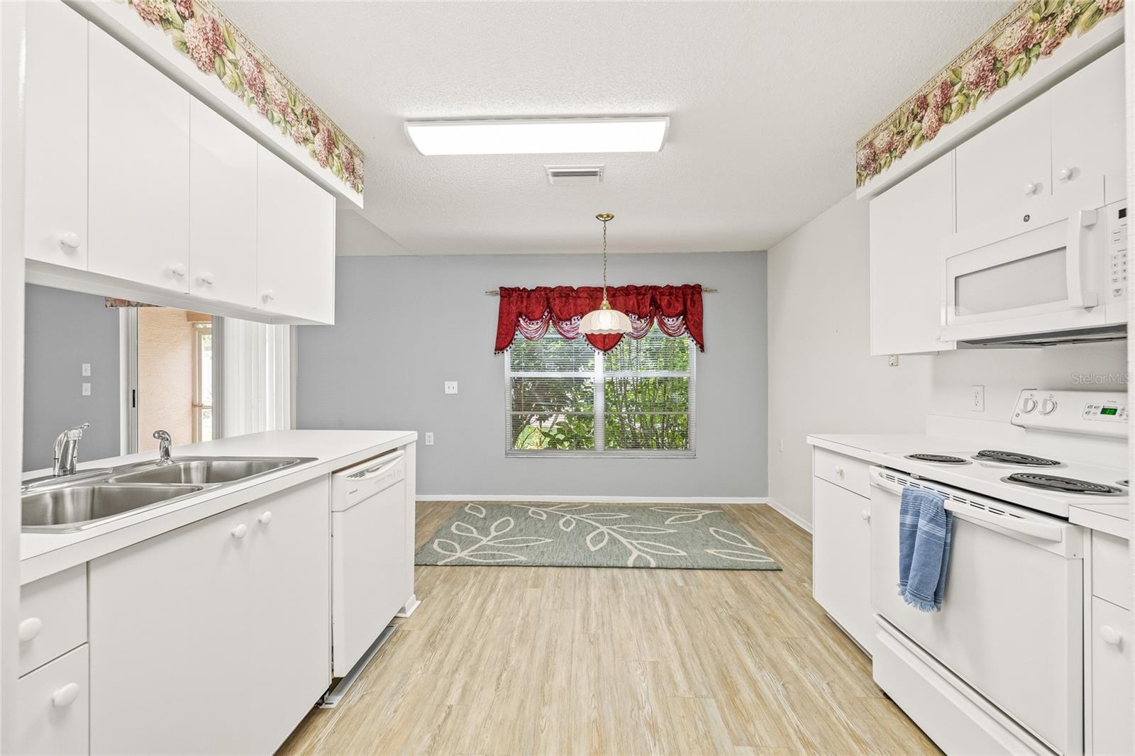 Image 20 of 49 For 7343 Willow Brook Drive