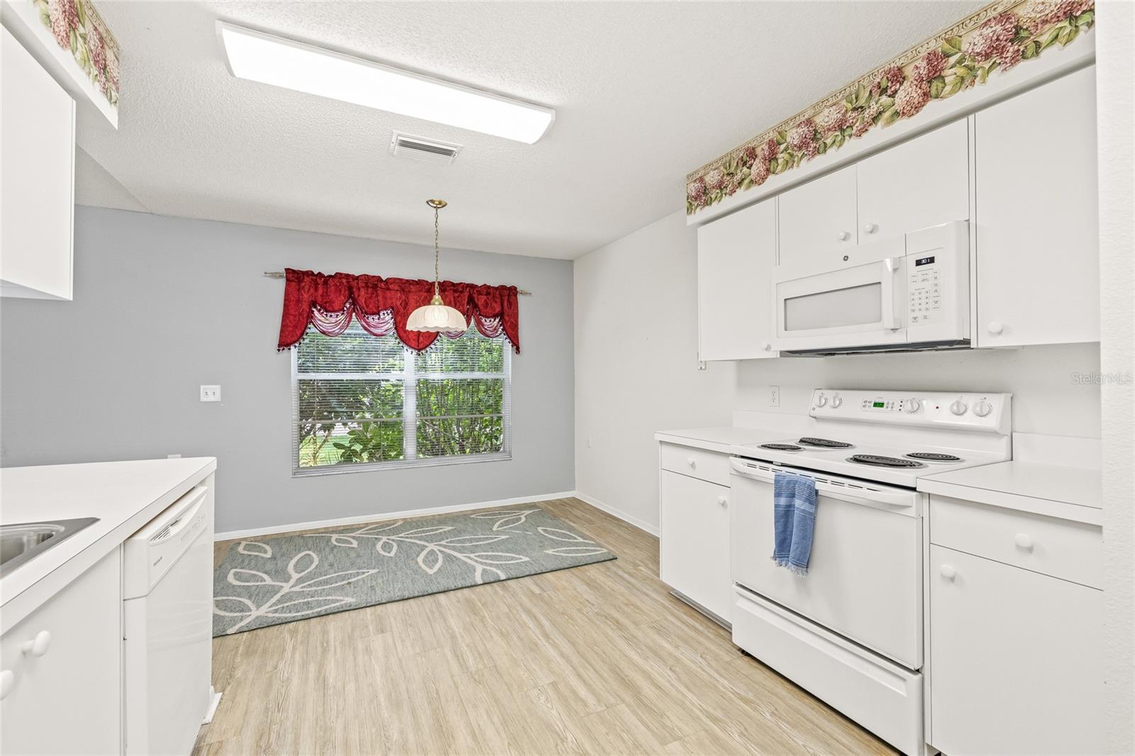 Image 21 of 49 For 7343 Willow Brook Drive