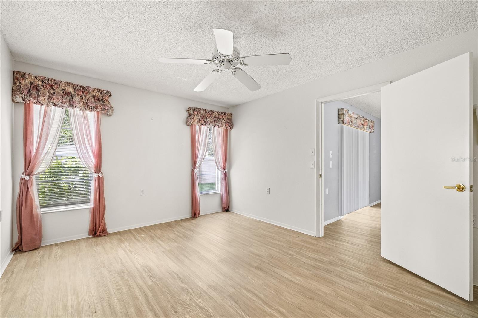 Image 23 of 49 For 7343 Willow Brook Drive