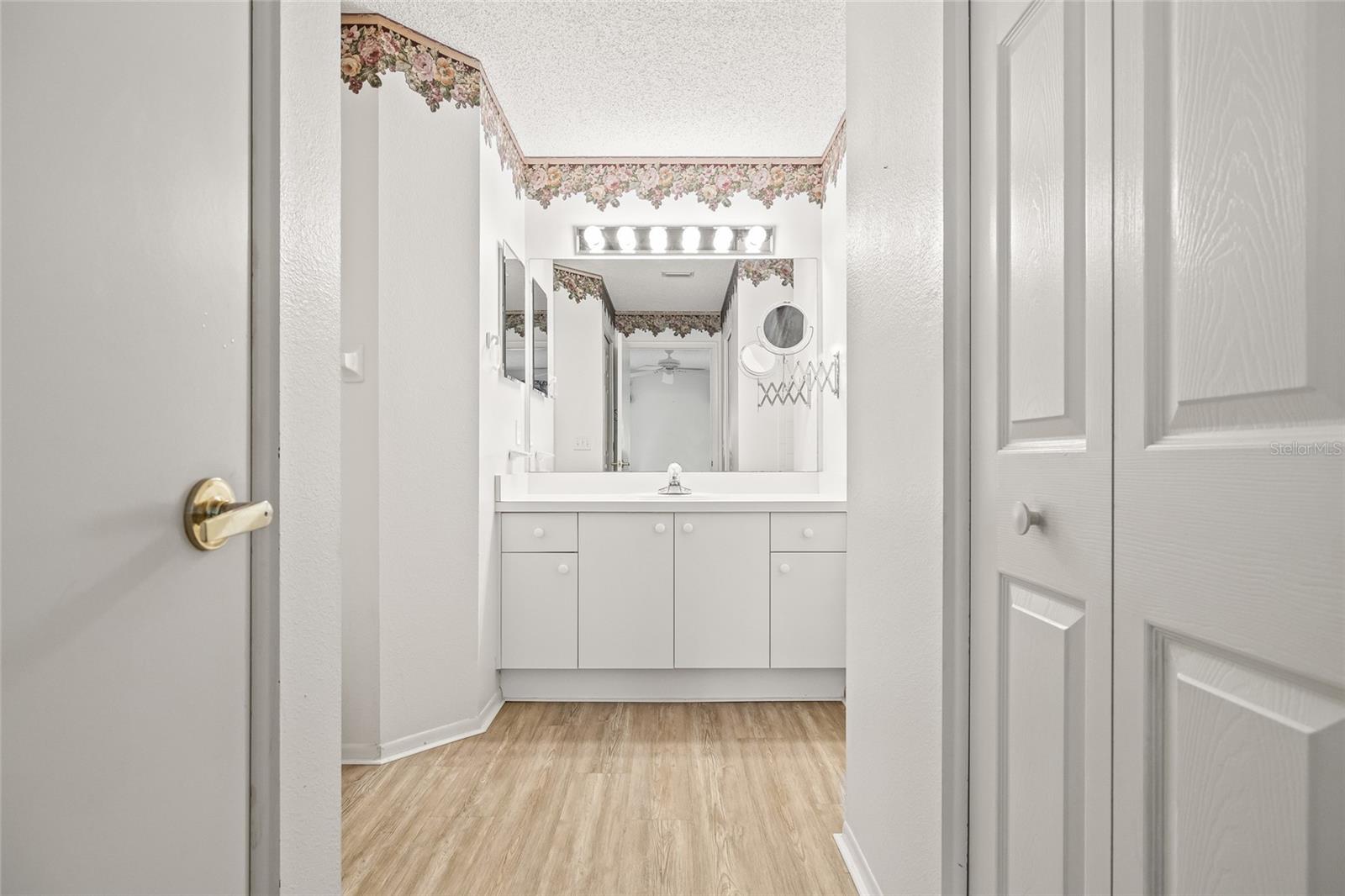 Image 25 of 49 For 7343 Willow Brook Drive