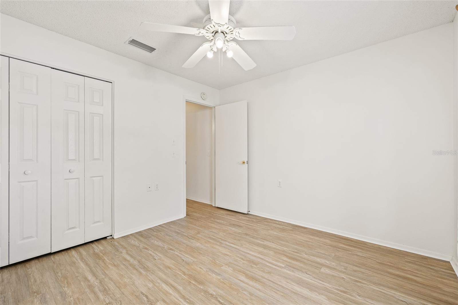 Image 26 of 49 For 7343 Willow Brook Drive