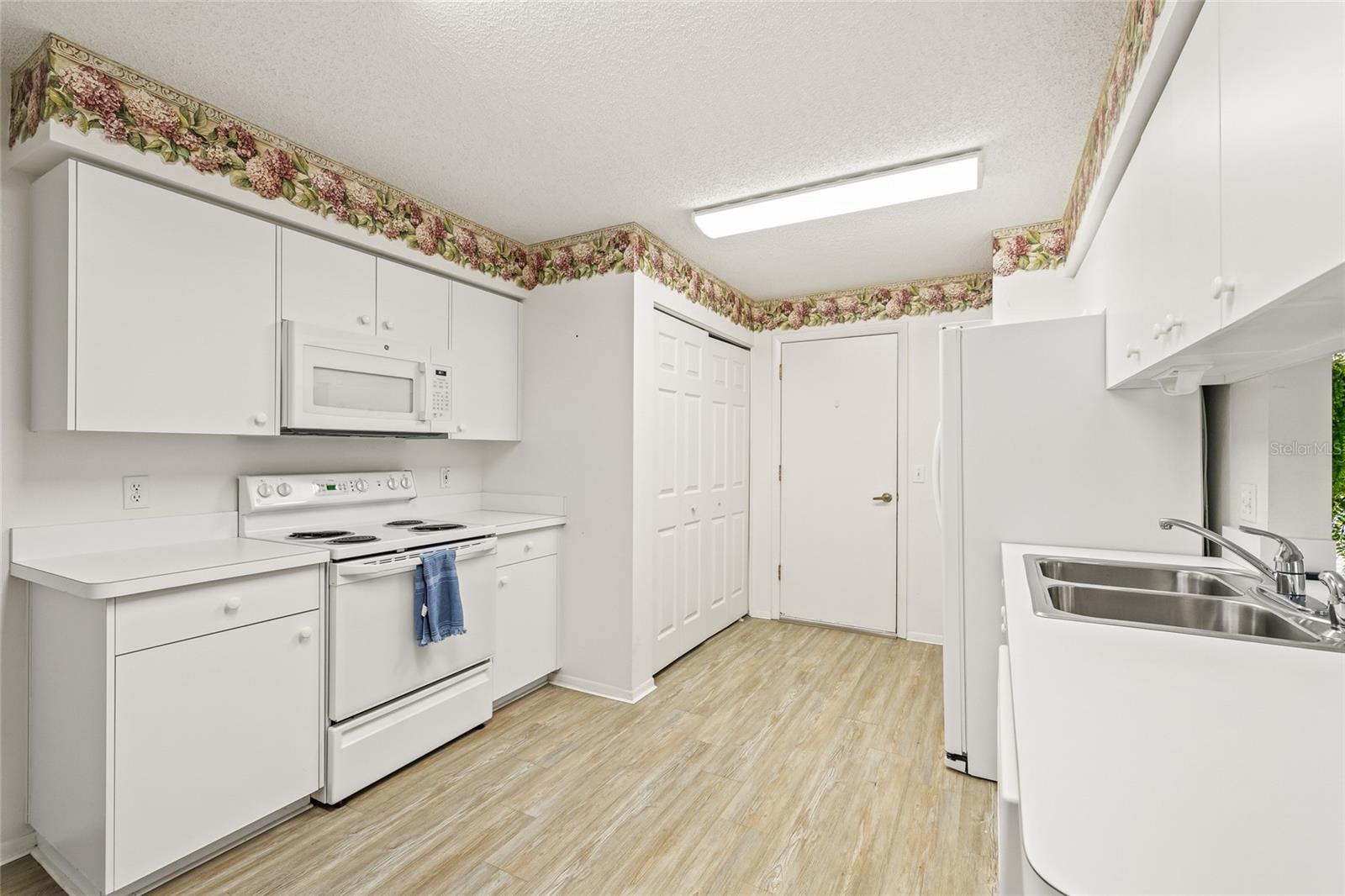 Image 5 of 49 For 7343 Willow Brook Drive