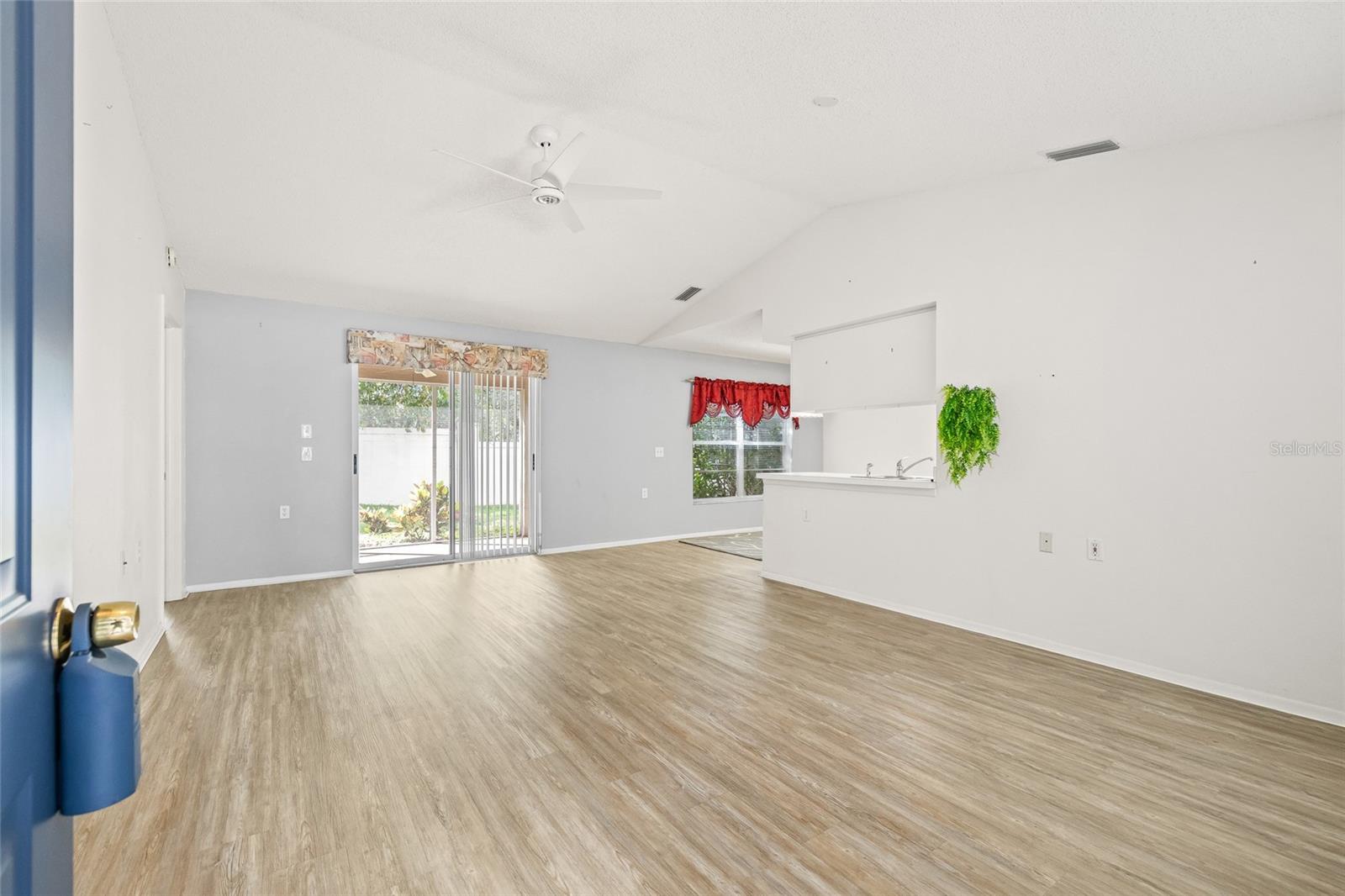 Image 8 of 49 For 7343 Willow Brook Drive