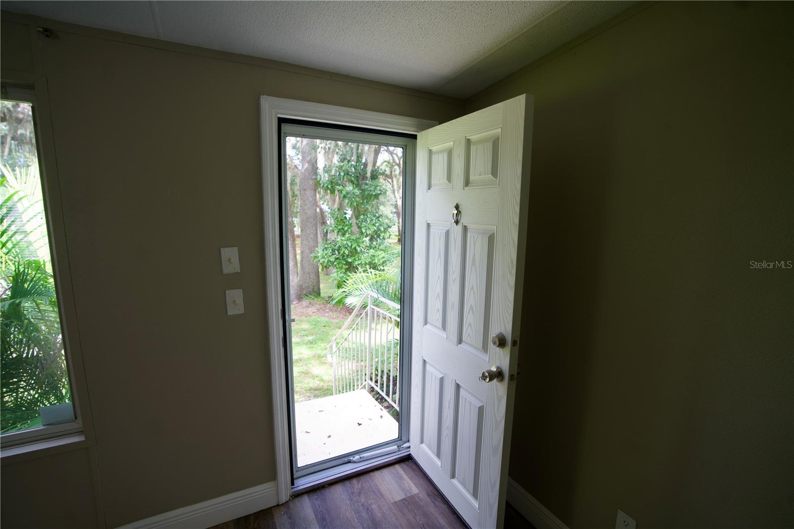 Listing photo id 11 for 10424 Tami Trail