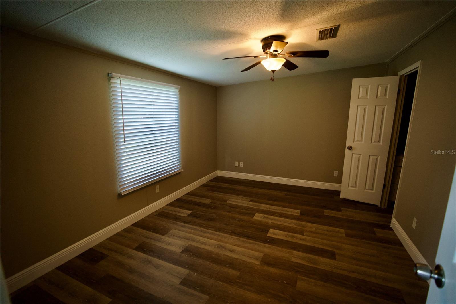 Listing photo id 14 for 10424 Tami Trail