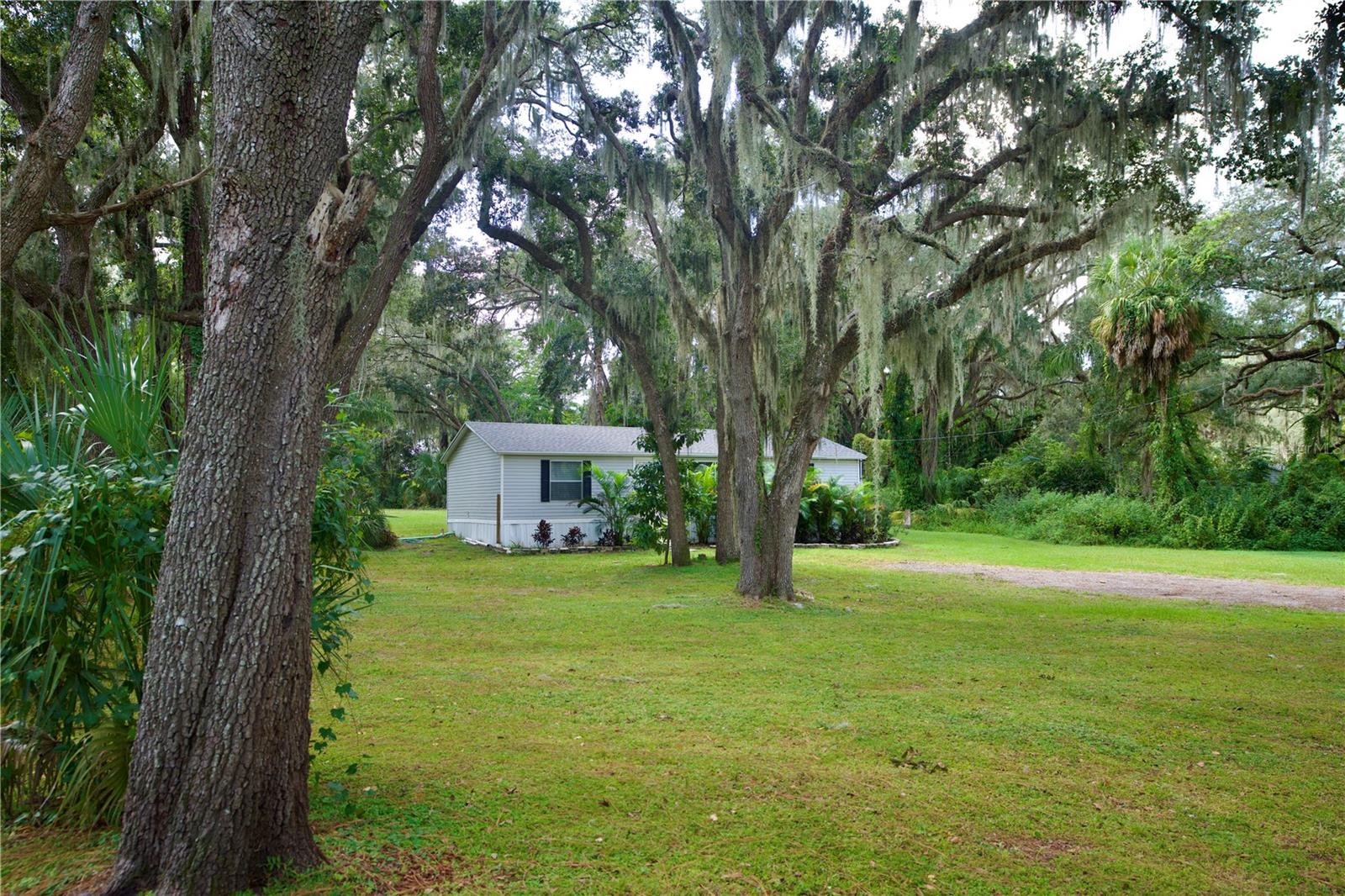 Listing photo id 35 for 10424 Tami Trail