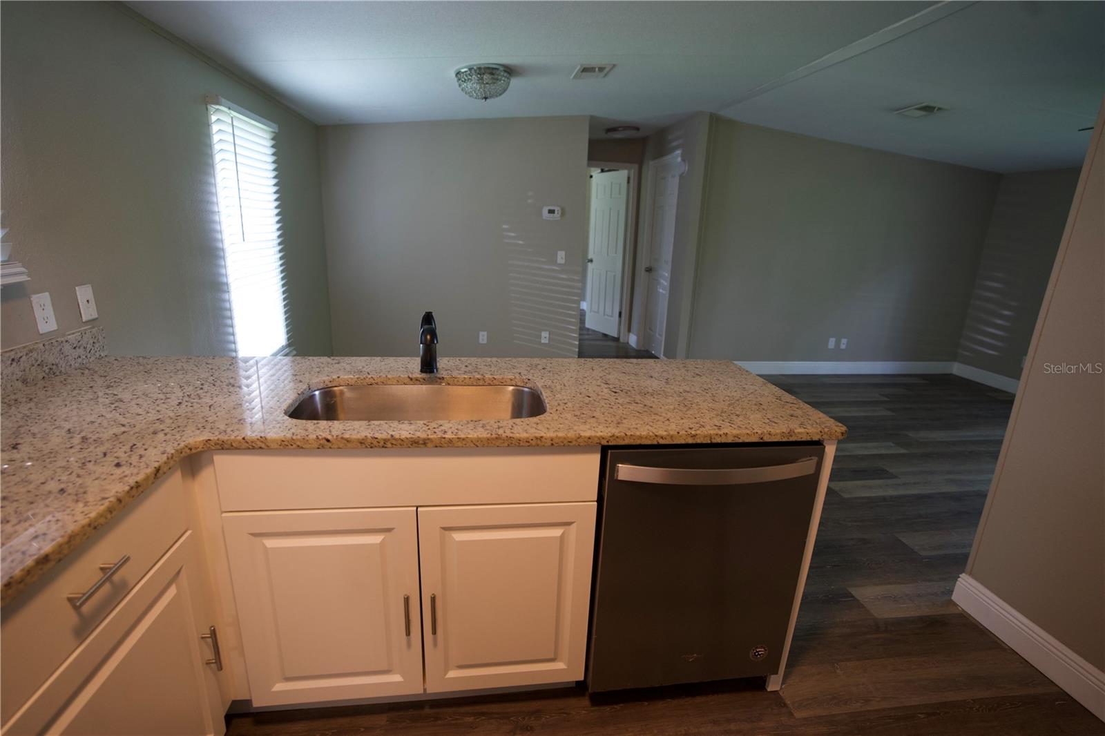 Listing photo id 5 for 10424 Tami Trail