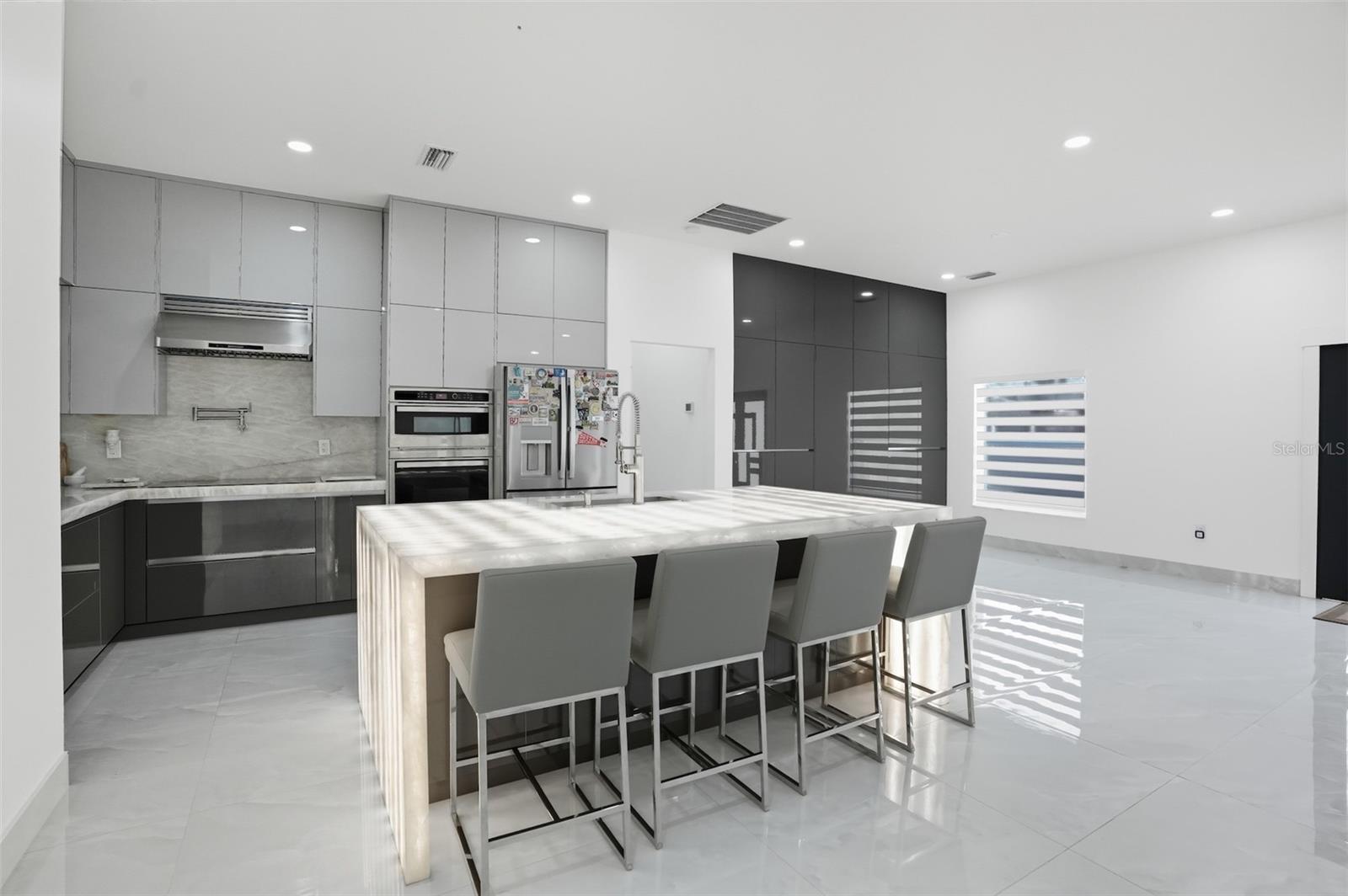 Image 17 of 60 For 7102 Hazelhurst Court