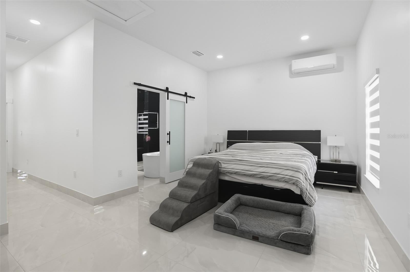Image 25 of 60 For 7102 Hazelhurst Court