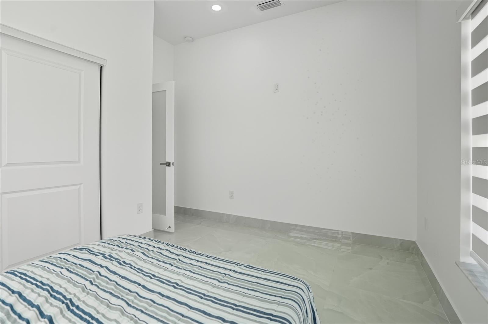 Image 29 of 60 For 7102 Hazelhurst Court