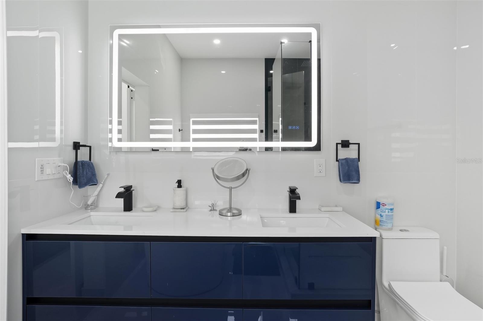 Image 35 of 60 For 7102 Hazelhurst Court