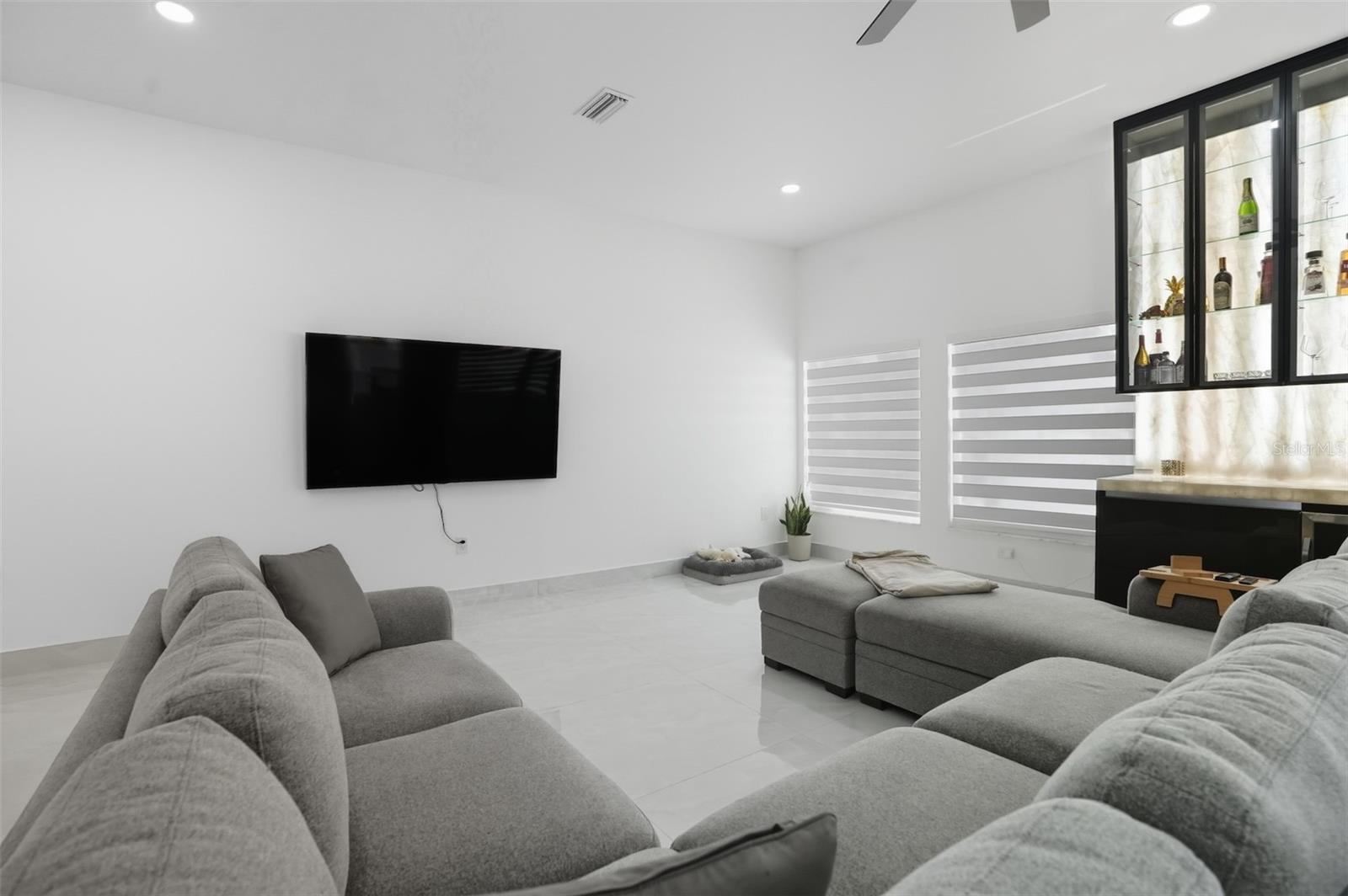 Image 7 of 60 For 7102 Hazelhurst Court