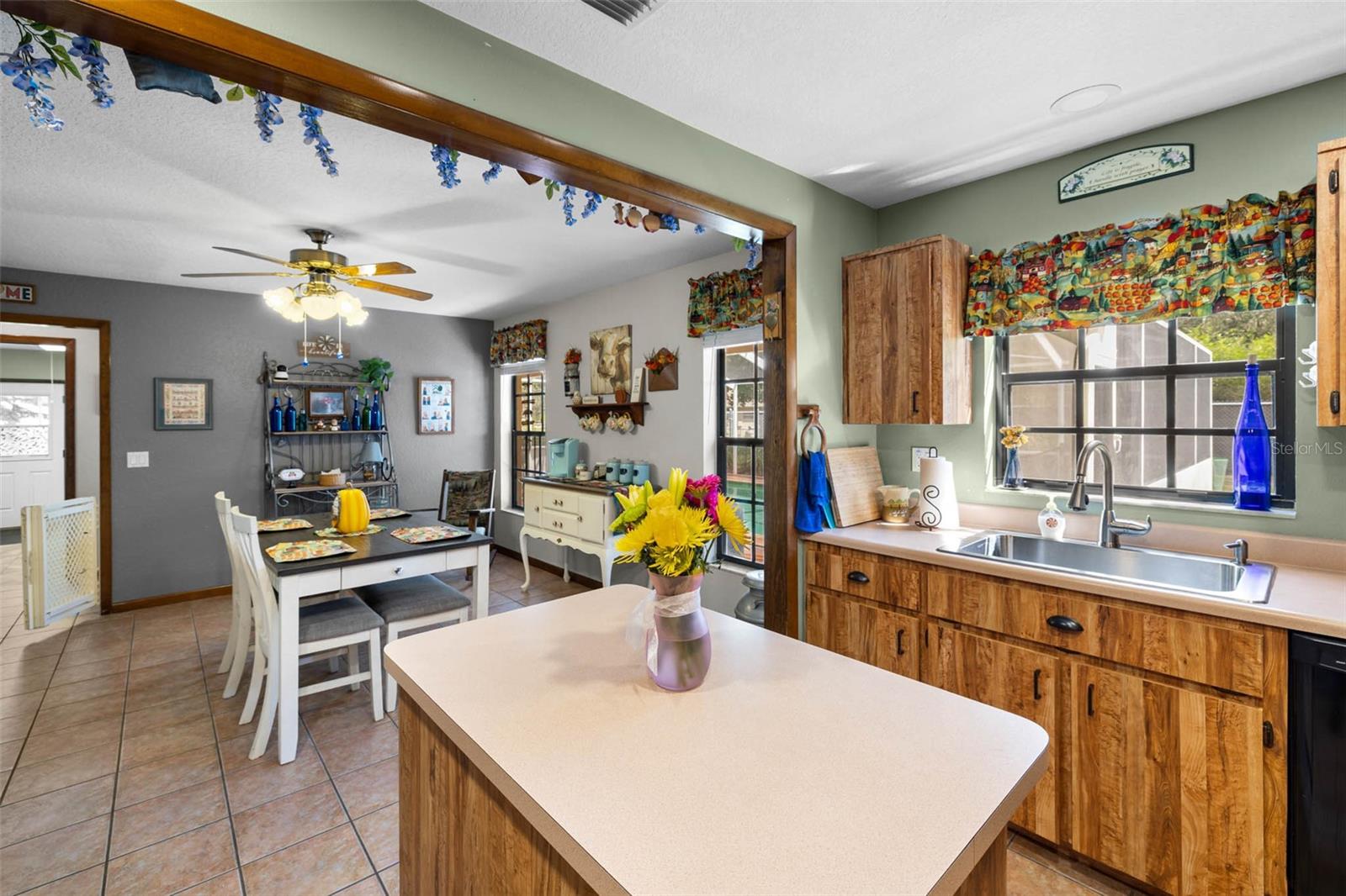 Image 11 of 70 For 9514 Eden Avenue