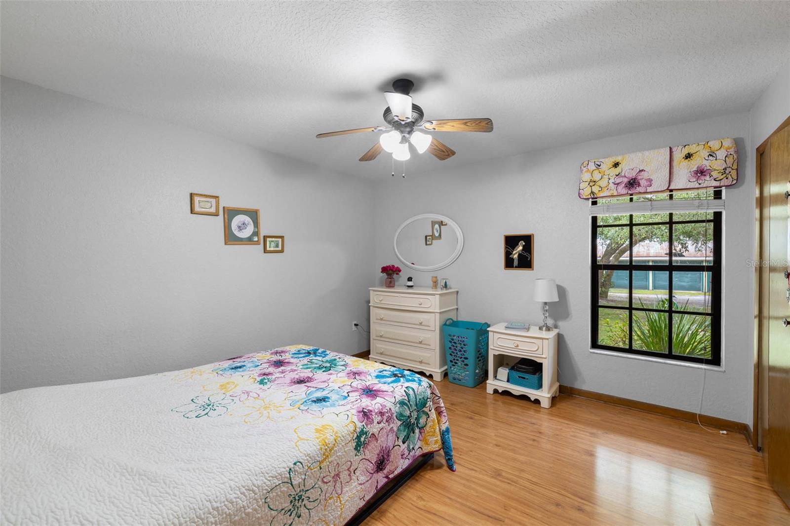 Image 20 of 70 For 9514 Eden Avenue