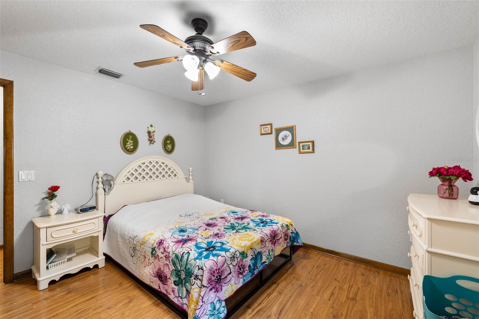 Image 21 of 70 For 9514 Eden Avenue
