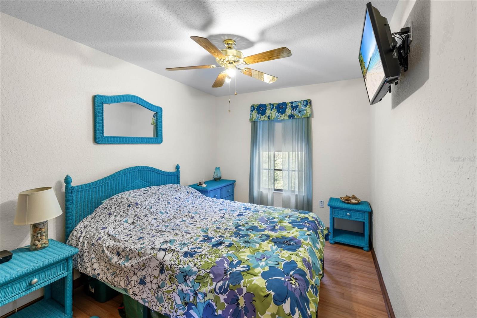 Image 33 of 70 For 9514 Eden Avenue