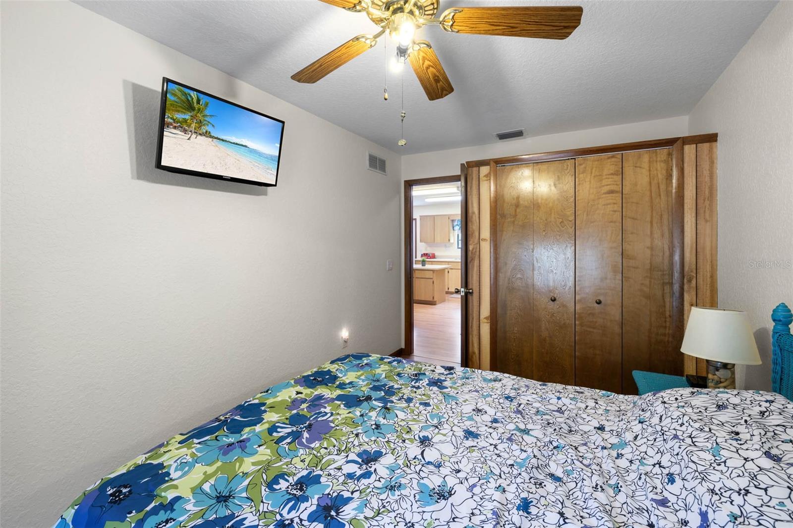 Image 34 of 70 For 9514 Eden Avenue