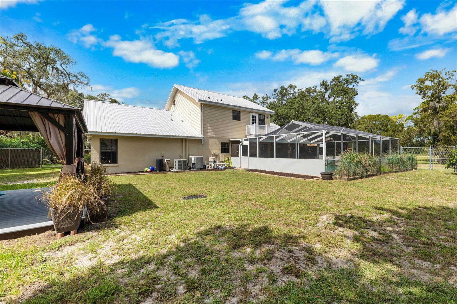 Image 49 of 70 For 9514 Eden Avenue