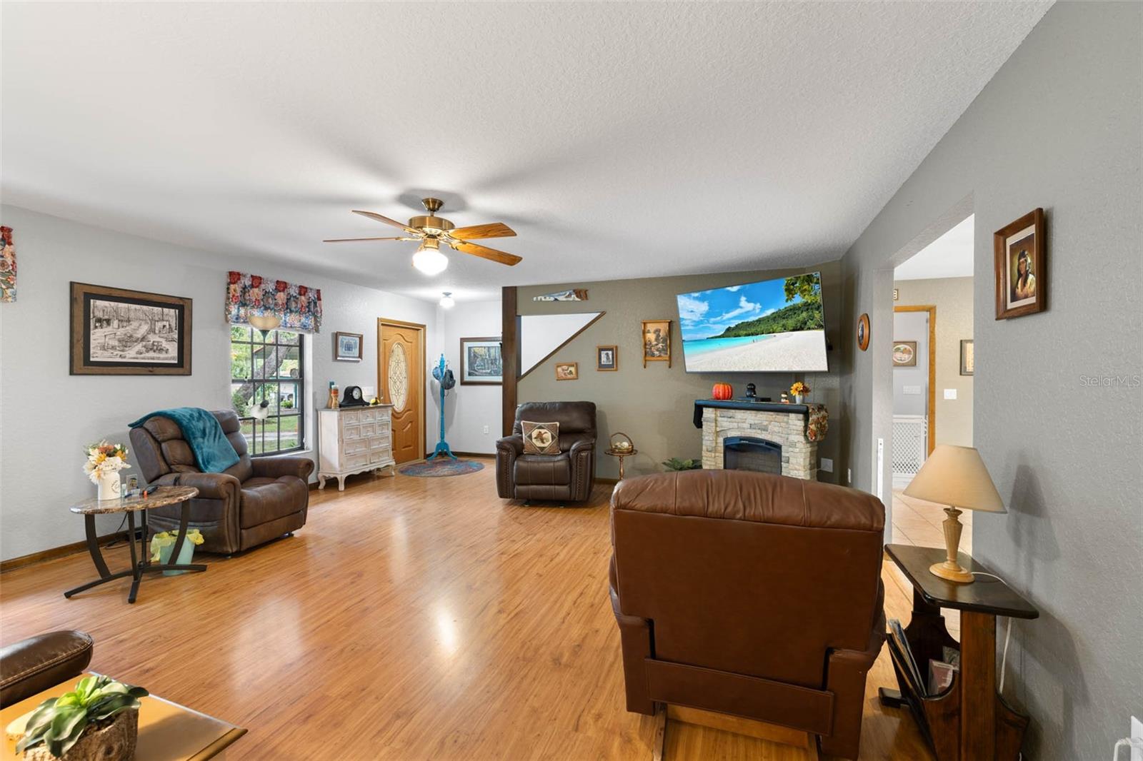 Image 8 of 70 For 9514 Eden Avenue