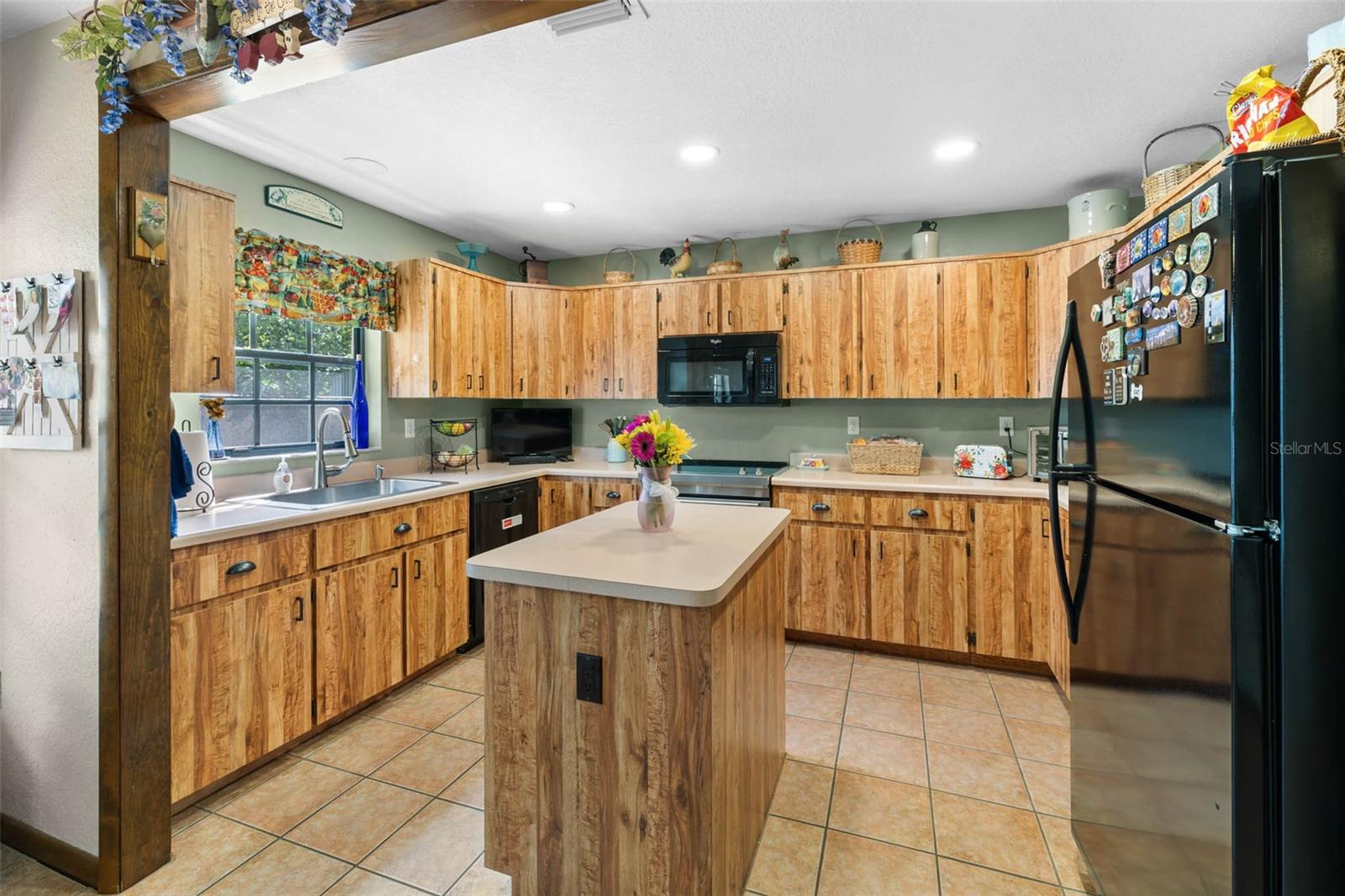 Image 9 of 70 For 9514 Eden Avenue