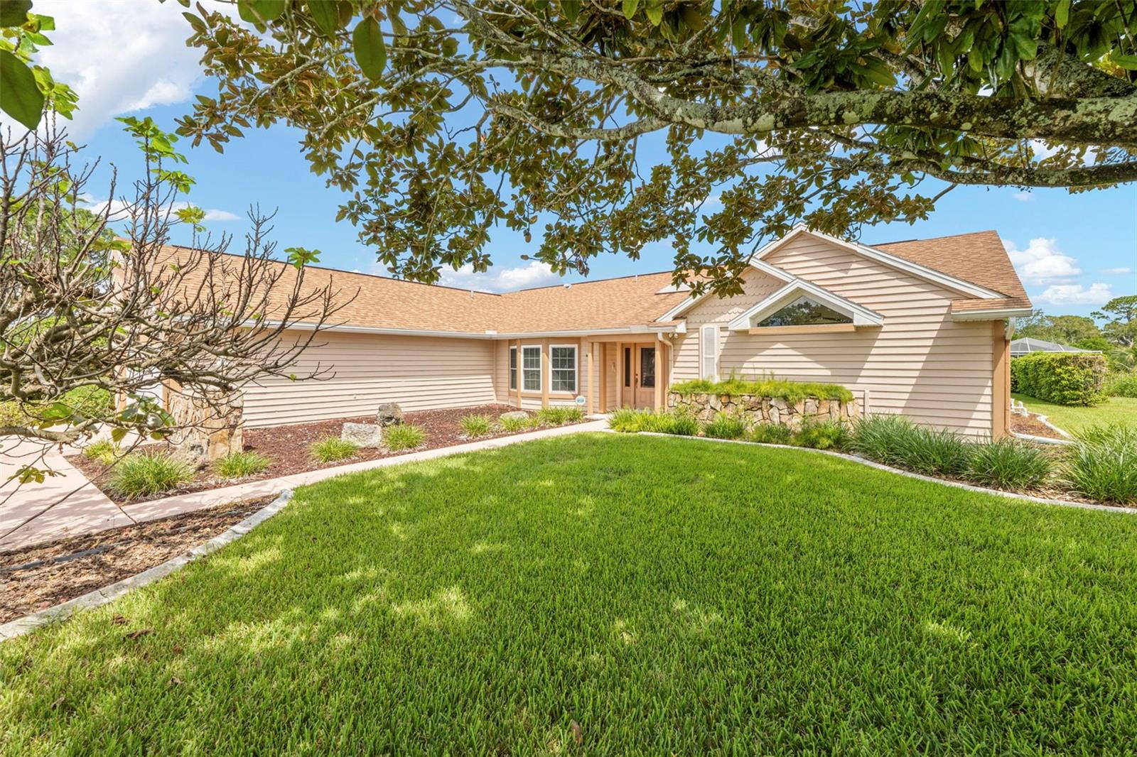 Listing photo id 0 for 6701 Freeport Drive