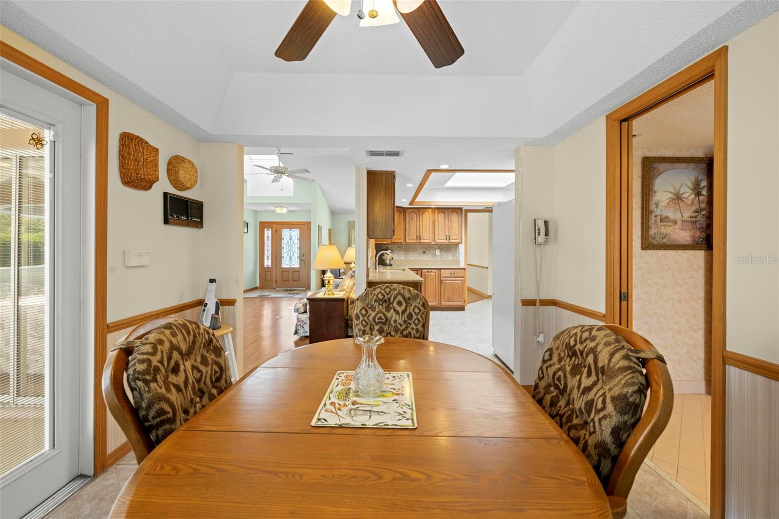 Listing photo id 24 for 6701 Freeport Drive