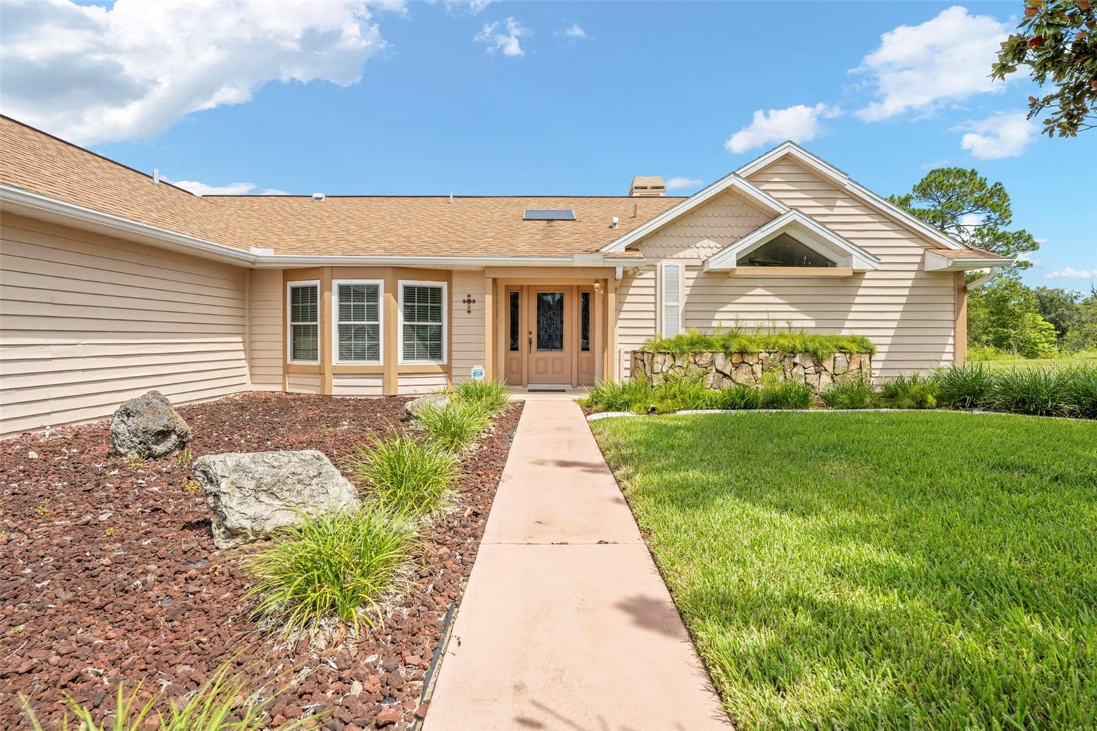 Listing photo id 1 for 6701 Freeport Drive