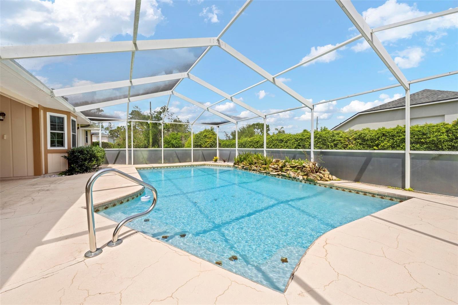 Listing photo id 45 for 6701 Freeport Drive