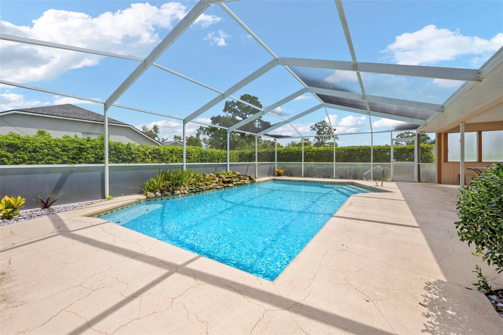 Listing photo id 48 for 6701 Freeport Drive