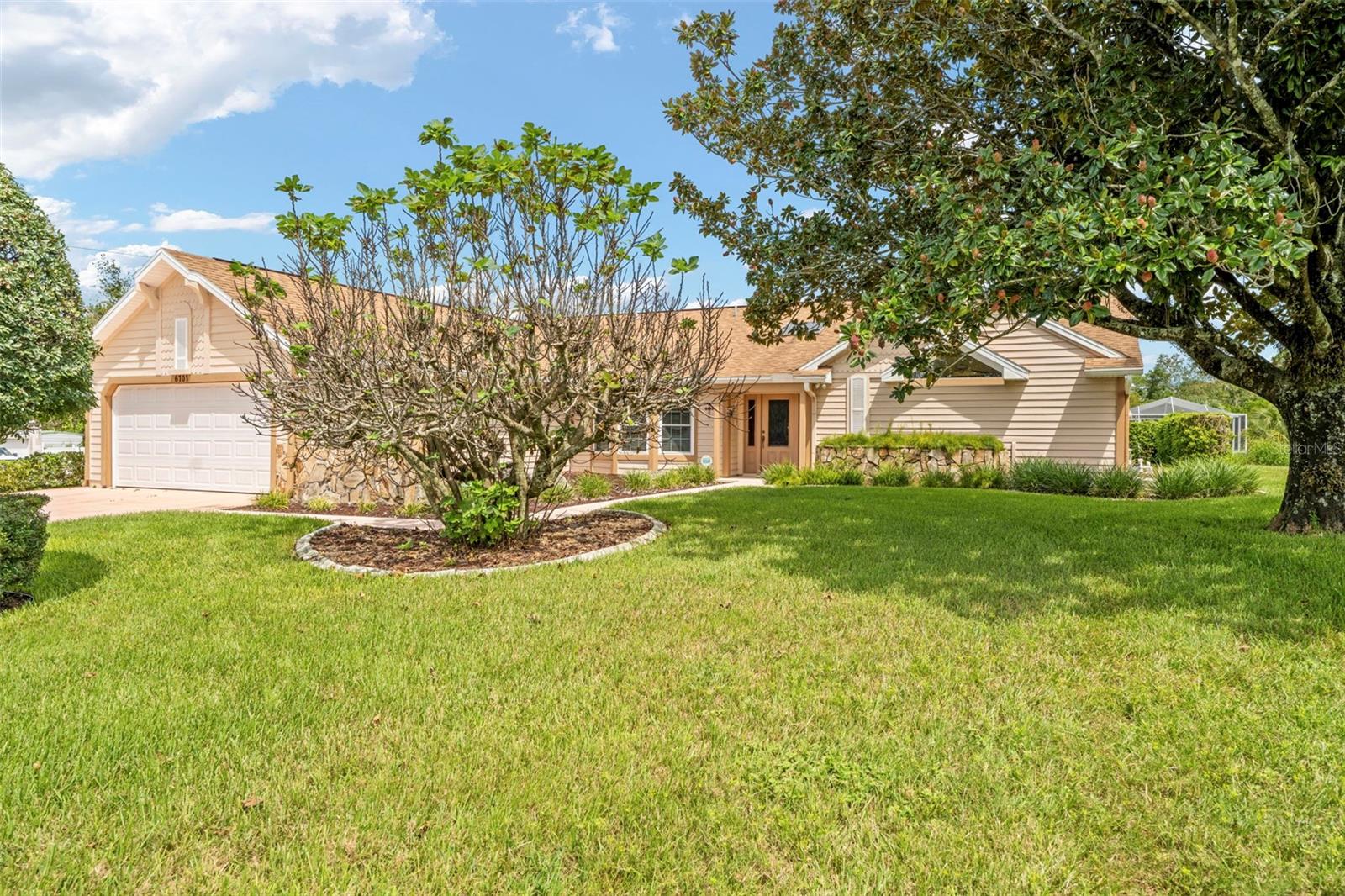 Listing photo id 51 for 6701 Freeport Drive