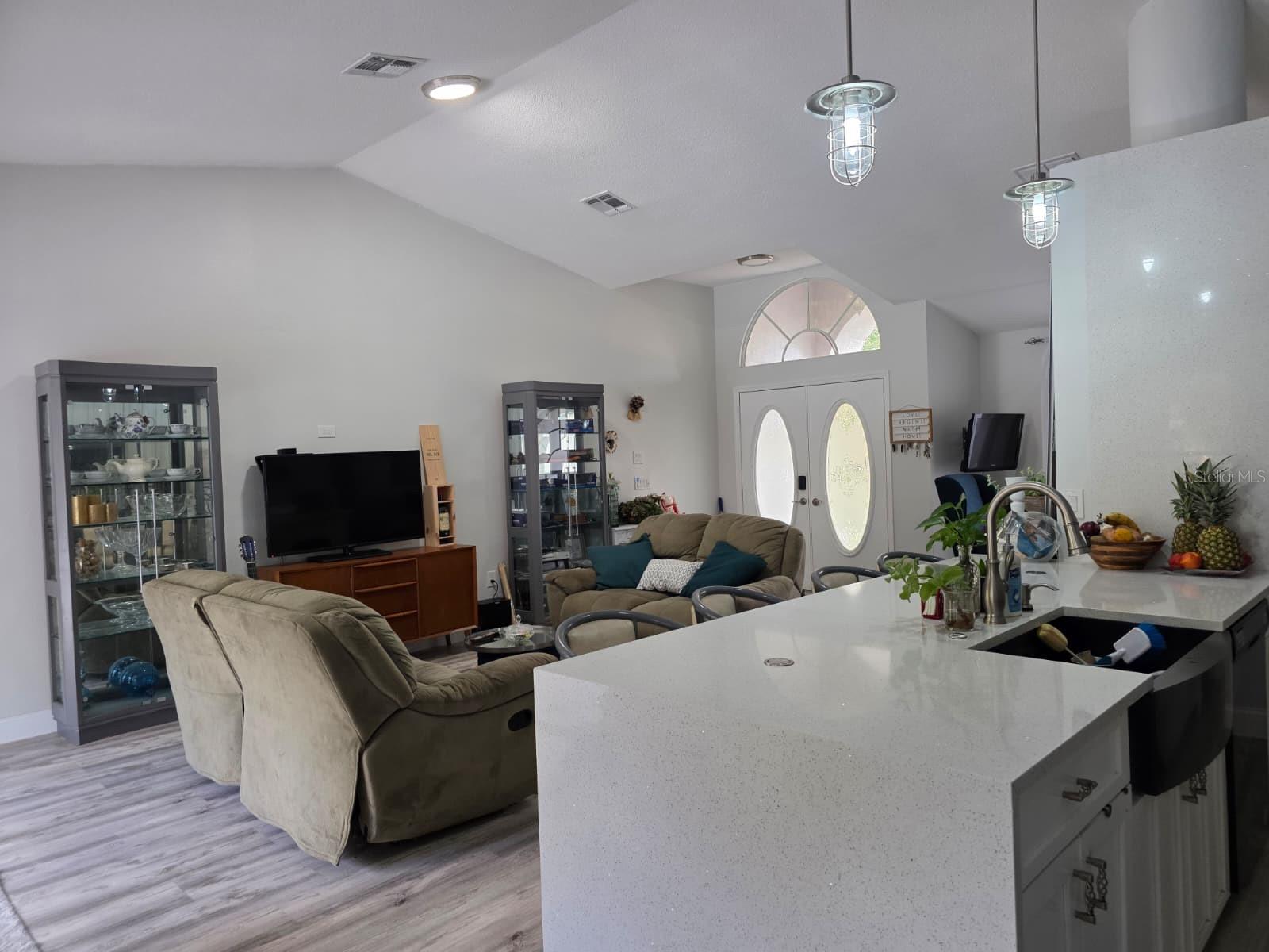 Image 19 of 50 For 10373 Marvista Court