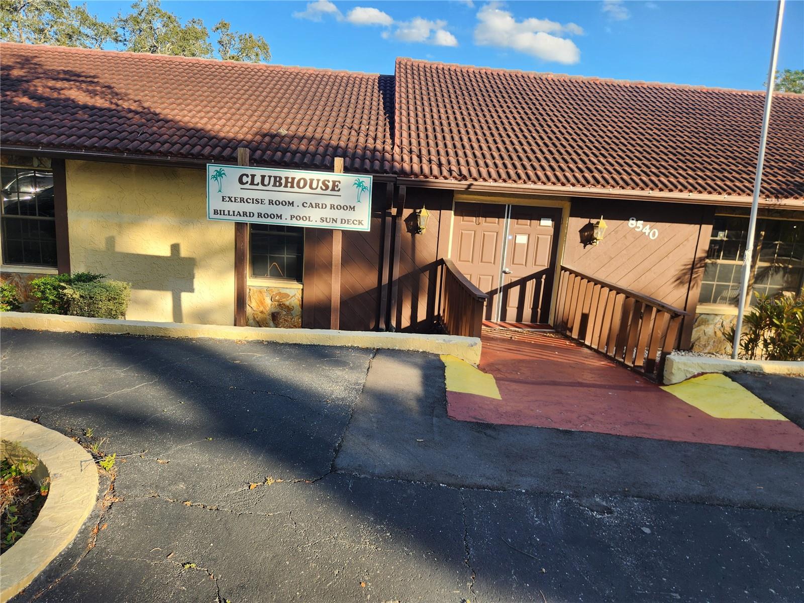 Image 4 of 16 For 8626 Shadblow Court 4