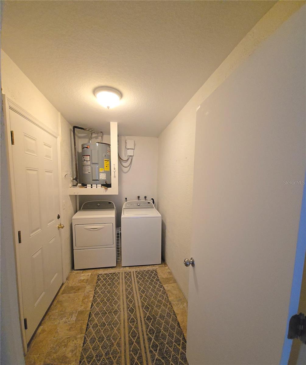 Image 21 of 24 For 4225 San Rafael Ave