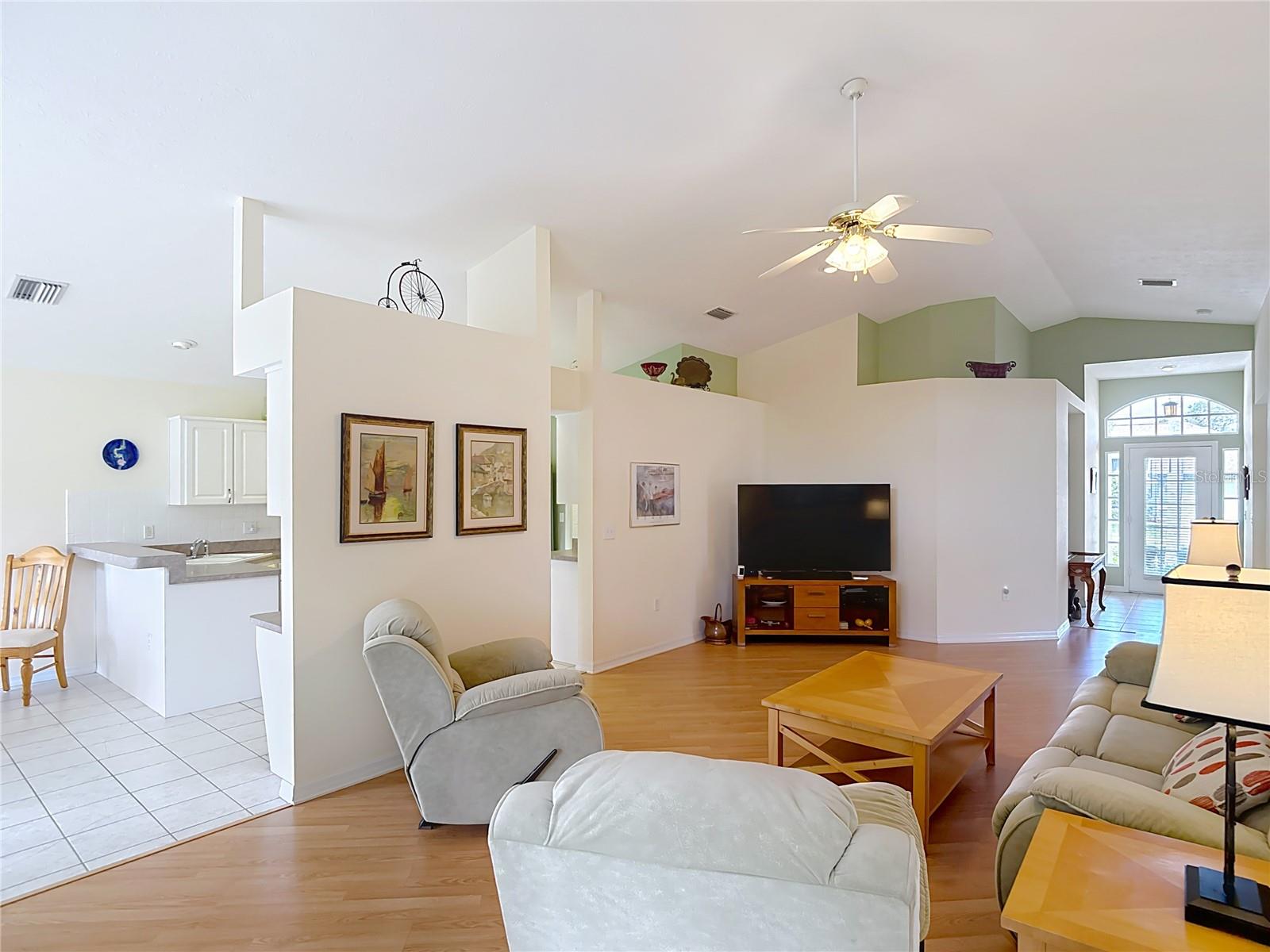 Image 16 of 67 For 13510 Knotty Lane