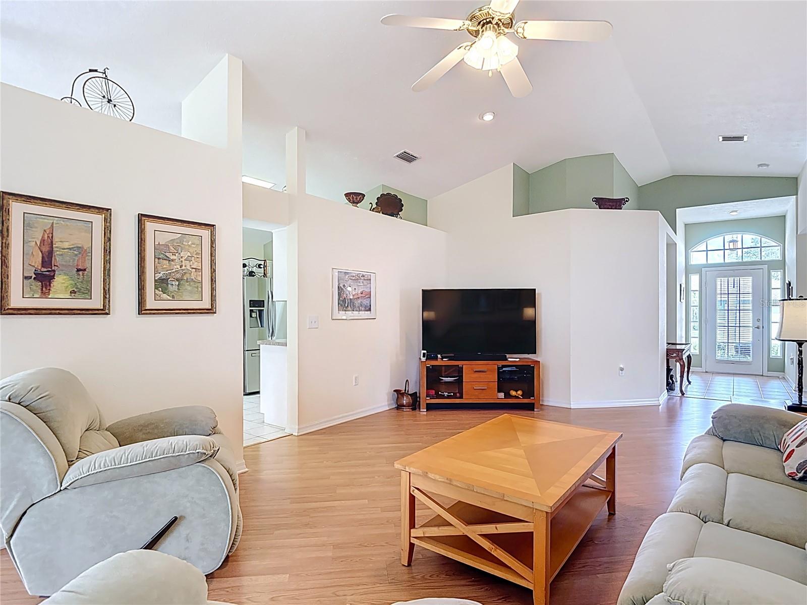 Image 17 of 67 For 13510 Knotty Lane