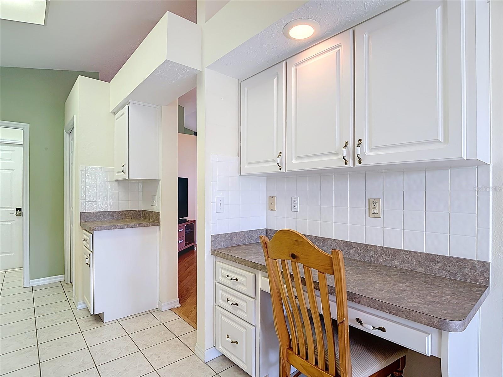 Image 22 of 67 For 13510 Knotty Lane