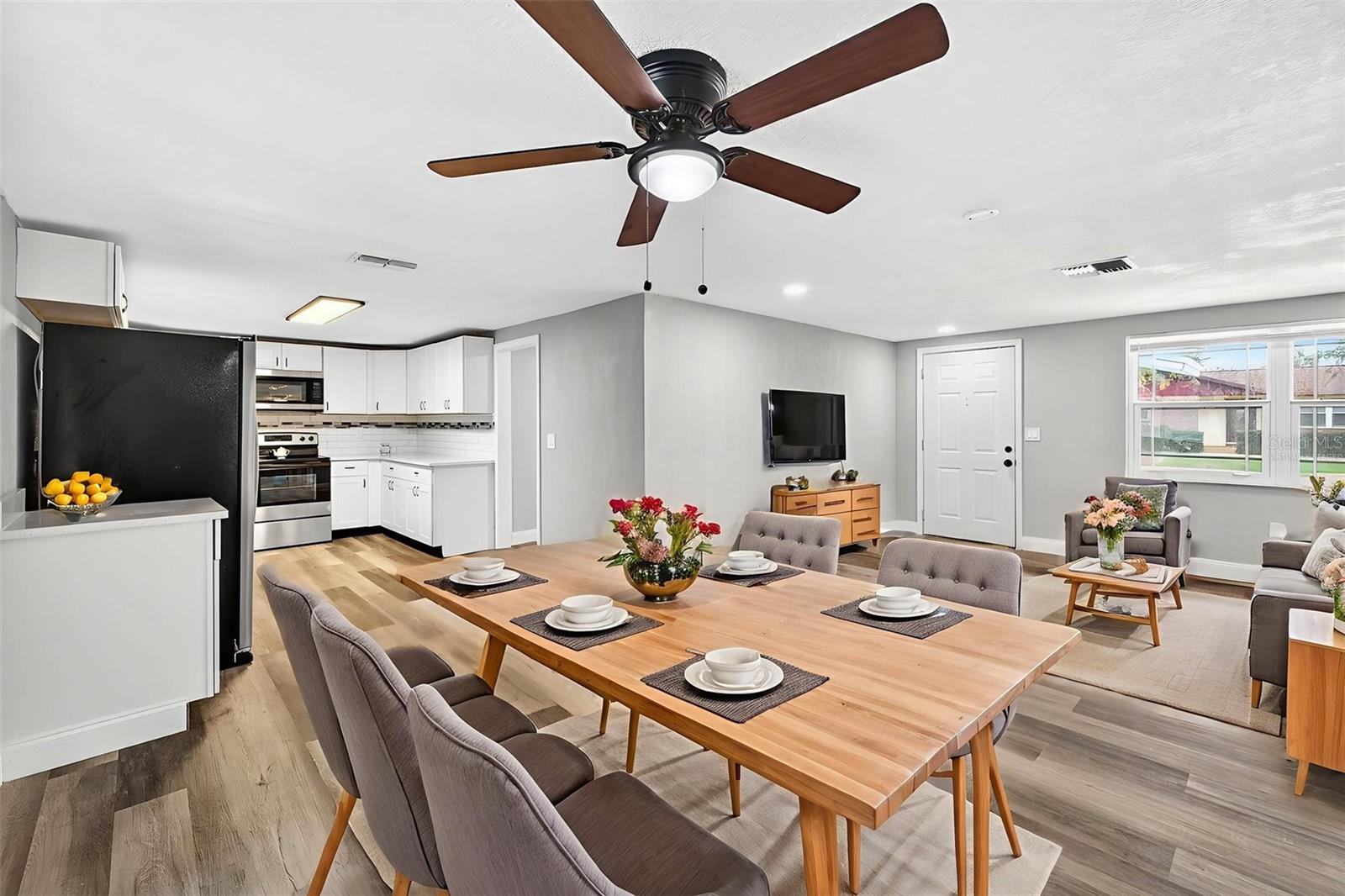 Image 10 of 15 For 7415 San Salvadore Drive