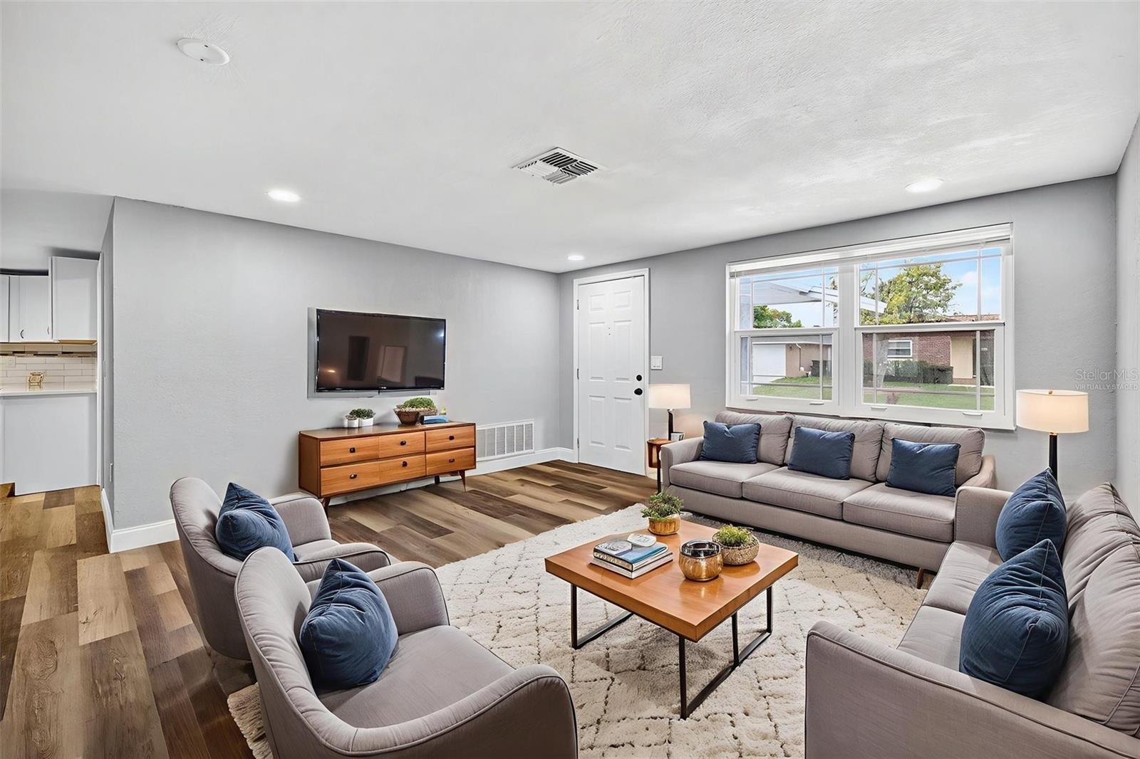 Image 11 of 15 For 7415 San Salvadore Drive