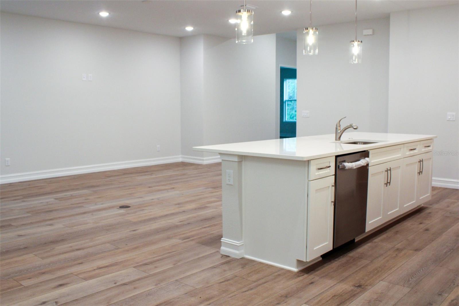 Image 13 of 33 For 159 Kinglet Avenue